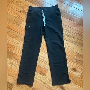 FIGs Black Kade cargo women’s scrub pants SZ XS